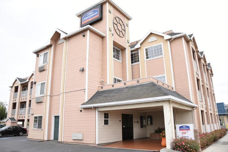 Howard Johnson By Wyndham Middletown Newport Area Exterior foto