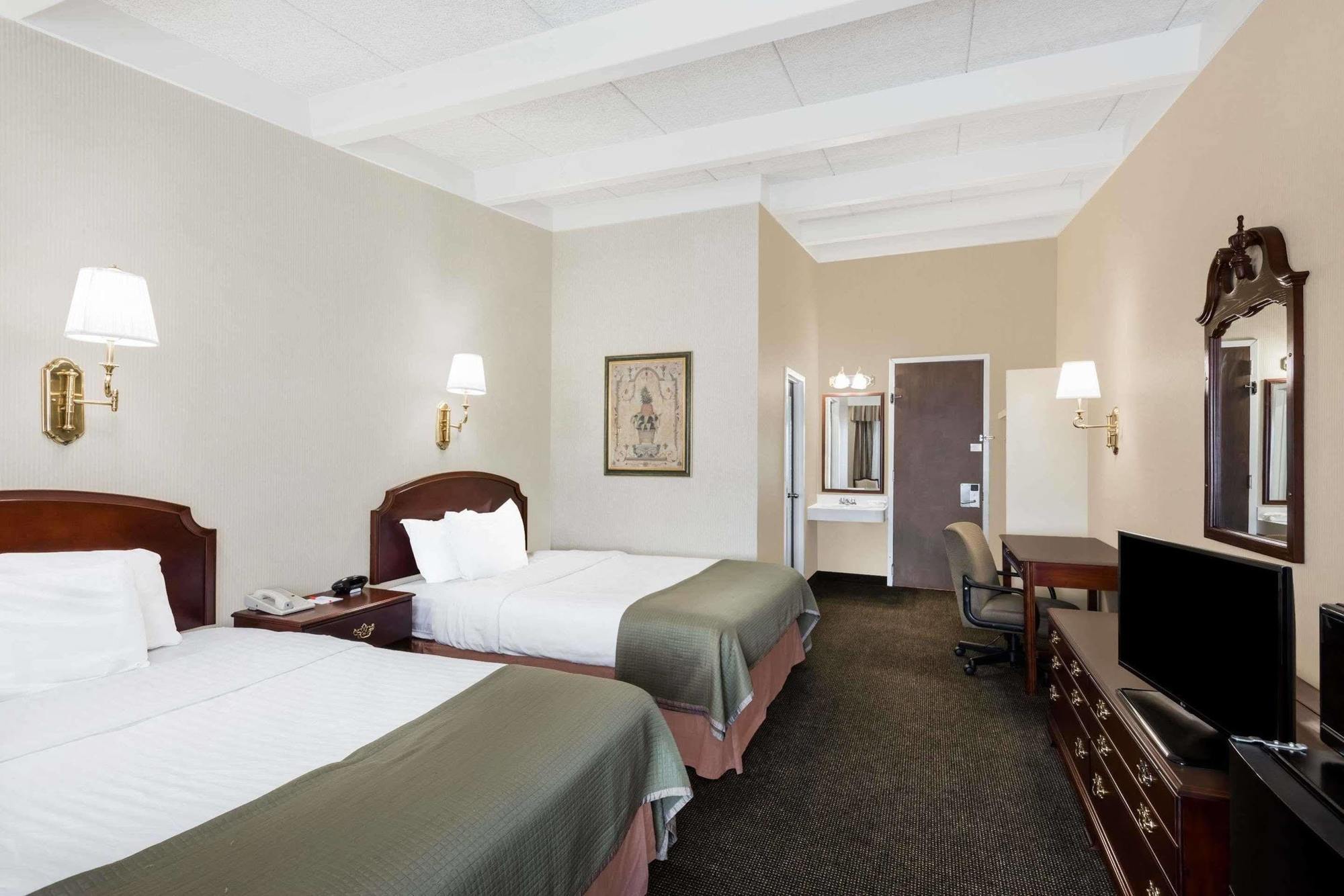 Howard Johnson By Wyndham Middletown Newport Area Exterior foto